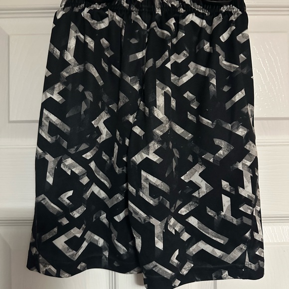 4 pair of boys shorts - Picture 4 of 16